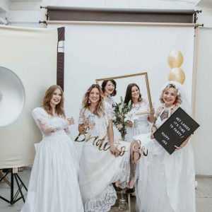 trash dress Fotoshooting Brautkleid Party Junggesellinnenabschied Leipzig FLAMINGOCAT JGA Frauen Ideen kreativ aussergewöhnlich Bridal Shower